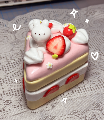 Sliced Strawberry Cake Jewelry Boxes